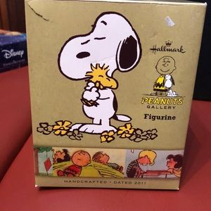 Peanuts figurine